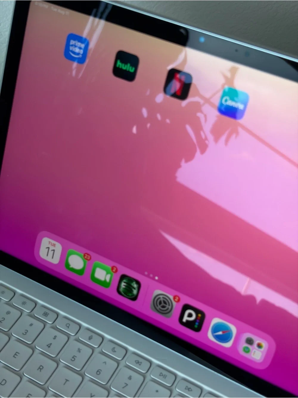 Apple iPad Air 11in Bundle